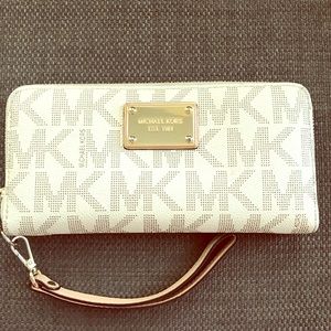Michael Kors Wristlet